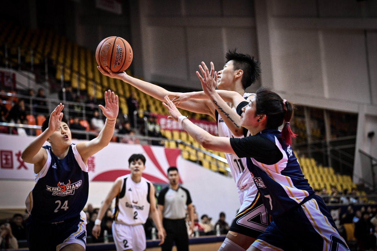 开云体育-凯恩重返赛场，险胜首场状态出色，掘金观众沸腾！-开云体育