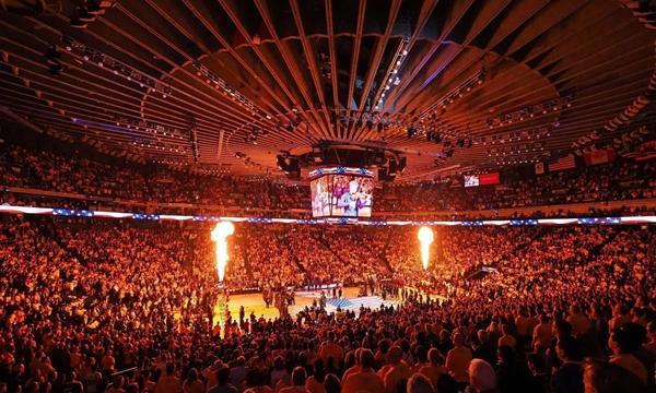 开云体育-穆雷迎来十赛季出色发挥，法国队观众热烈欢呼！赛场气氛高涨-开云体育