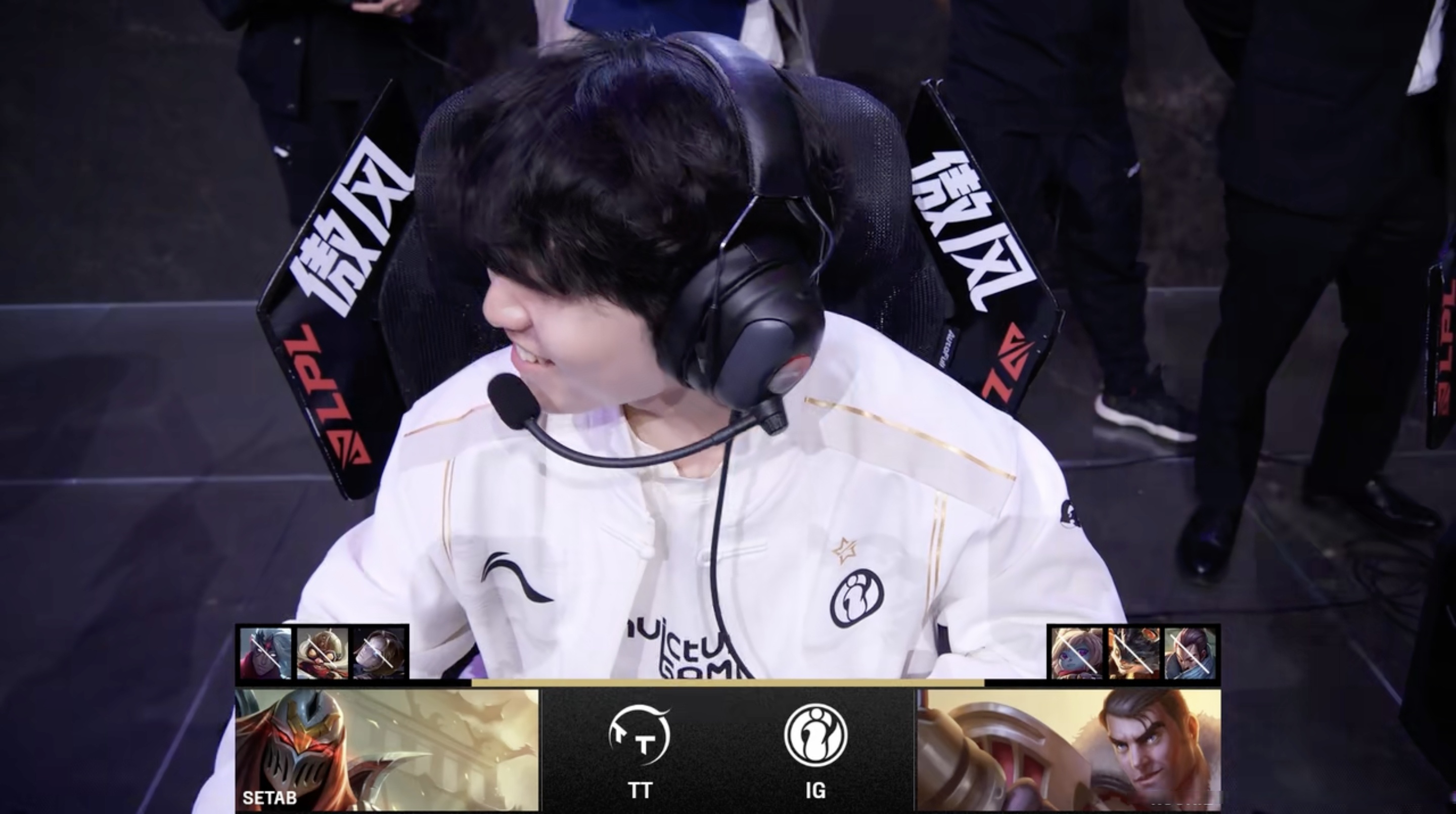 开云体育官网-IG引发争议！，JackeyLove官方宣布出色防守新规观众掌声雷动的简单介绍-开云体育官网